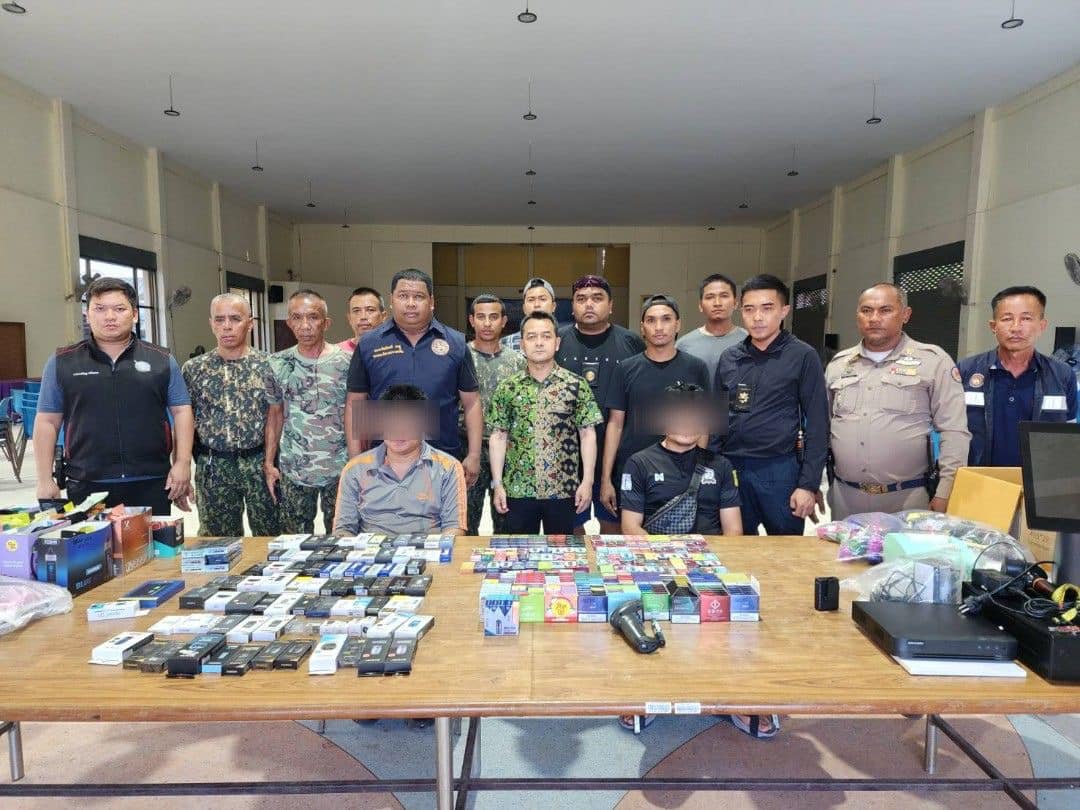 “ฝ่ายปกครองเมืองนครศรีฯ” บุกจับ 2 ร้านค้าลักลอบขายบุหรี่ไฟฟ้า ยึดของกลางเพียบ