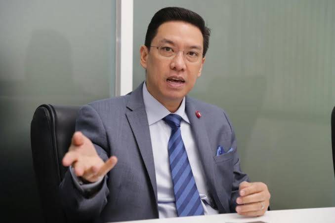 "พุทธิพงษ์"ยังไม่เห็นเอกสาร facebook ฟ้องรัฐบาลไทย  ลั่นพร้อมสู้คดีเต็มที
