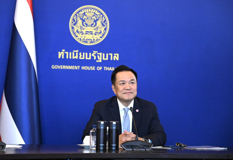 "นายกฯ" เข้าทำเนียบฯ ร่วมประชุม AZEC
