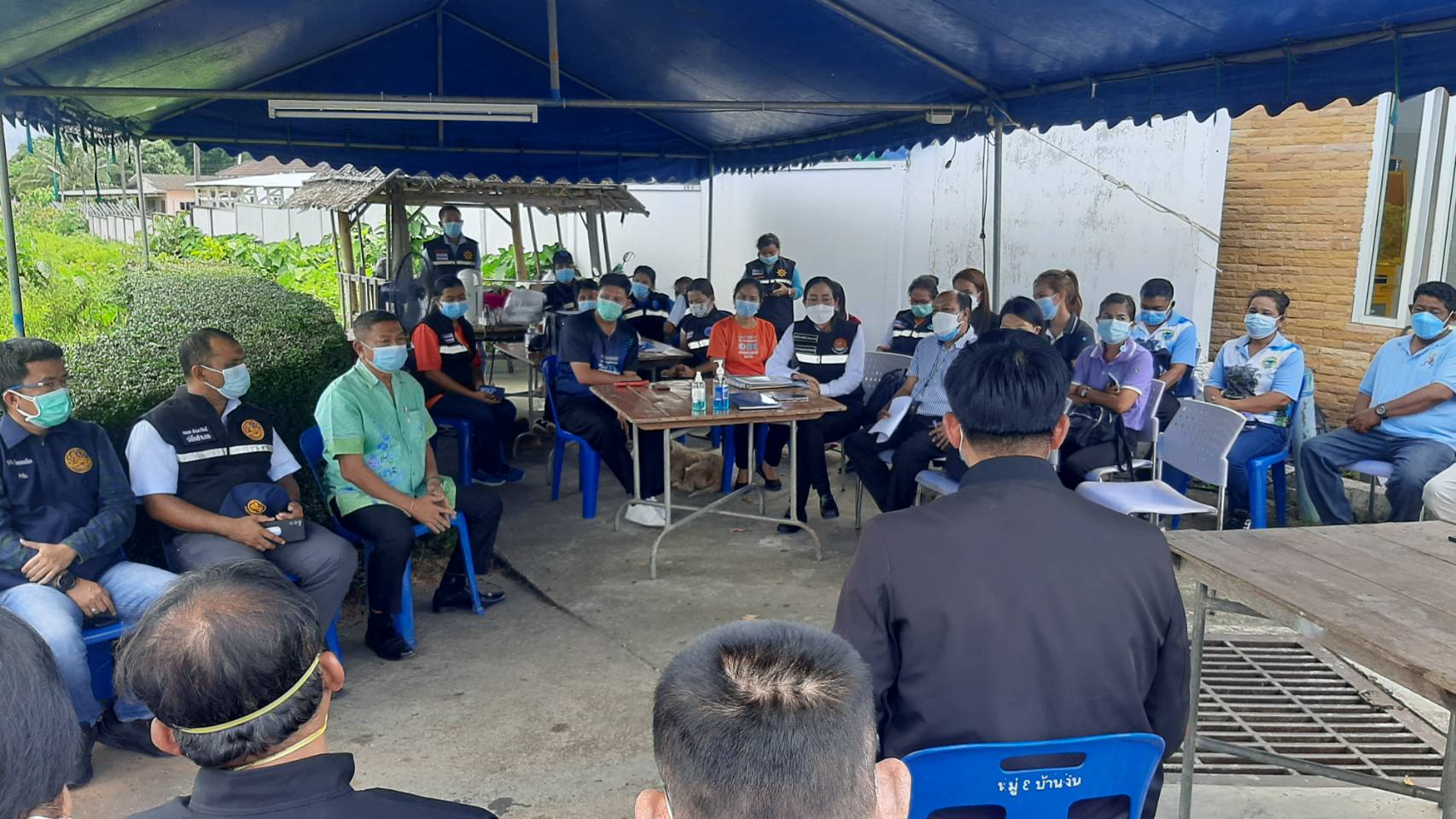 พังงา ติดโควิดวันเดียว 51 ราย อำเภอตะกั่วทุ่ง นำทีมทำความเข้าใจโรงงานไม้แปรรูป หลังประกาศปิดกิจการถาวร