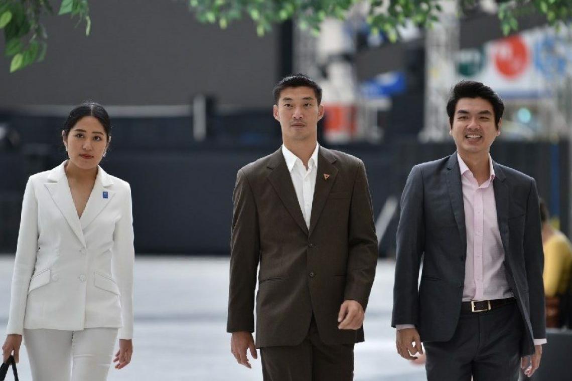 'หมอวรงค์' แปลกใจ'ธนาธร-ช่อ-ปิยบุตร' เงียบผิดปกติ  ปมเมย์เดย์ บอกเจอกันหลังสงกรานต์