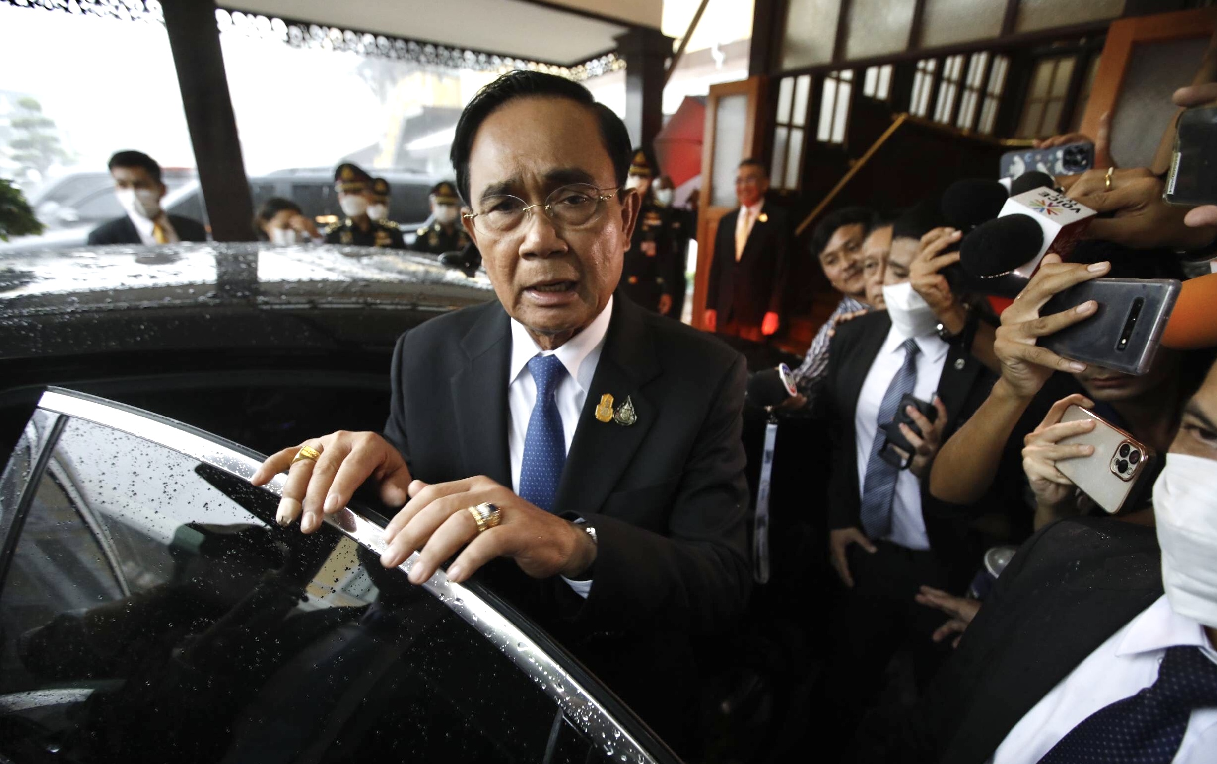 “บิ๊กตู่”ฝาก“เศรษฐา”ดูแลทุกอย่าง-ส่งมอบงานเป็นแนวปฏิบัติ วอนเลิกแบ่งฝ่าย ขออย่ามองอยู่เบื้องหลังตั้ง นายกฯ คนที่ 30