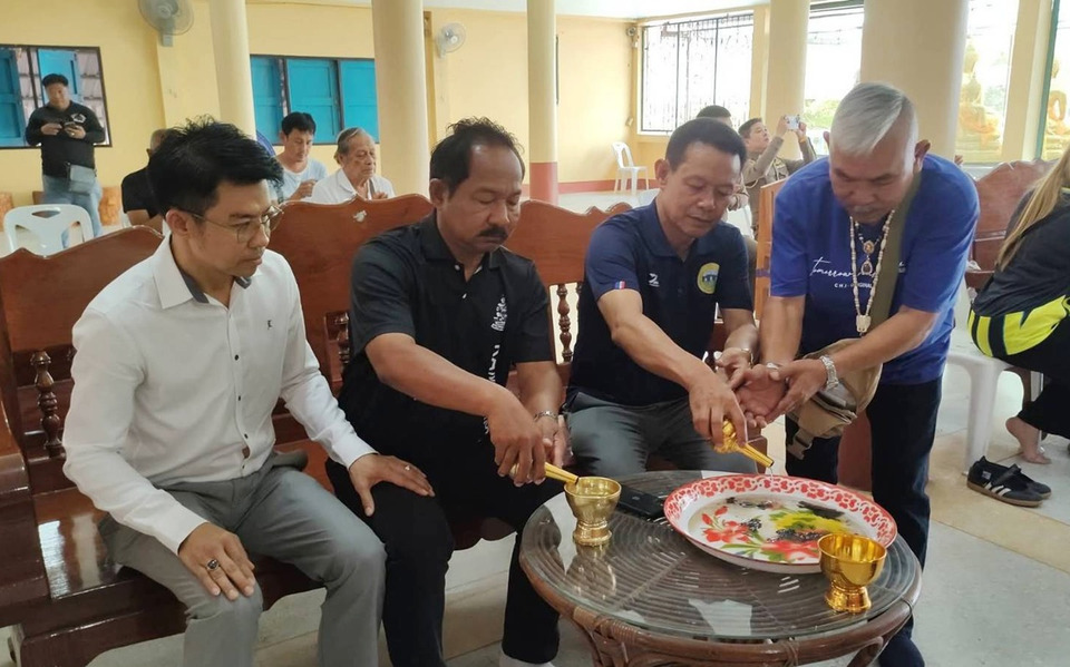 สื่อกาญจนบุรีรวมใจทำบุญวันนักข่าว อุทิศส่วนกุศลเพื่อนสื่อผู้ล่วงลับ มอบทุนลูกนักข่าว