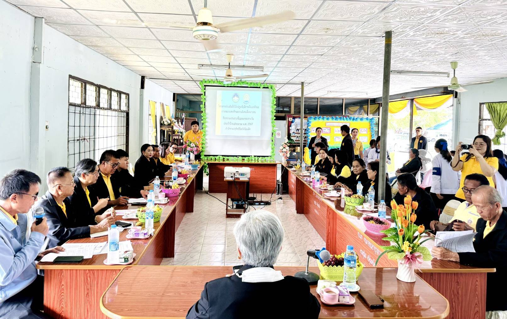 ผู้ตรวจฯเขตตรวจที่12ลงพื้นที่เพื่อติดตามโครงการเกษตรเพื่ออาหารกลางวันโรงเรียนทุ่งศรีเมืองวิทยาคม  