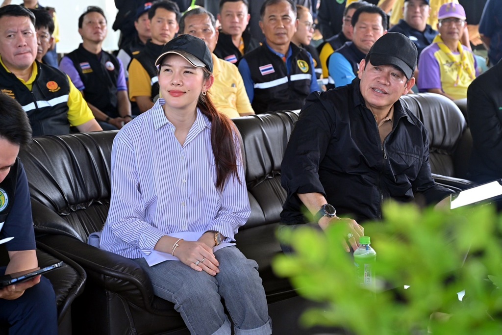 "รมว.ธรรมนัส" ควง "รมช.อรรถกร" ลุยสุโขทัยติดตามน้ำท่วม กำชับกรมชลฯ คุมสถานการณ์จนกว่าจะคลี่คลาย