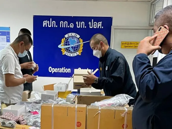 ปอศ.บุกจับสาวหลอกขายของ'แบรนด์เนม'ยี่ห้อดังทาง'ออนไลน์'