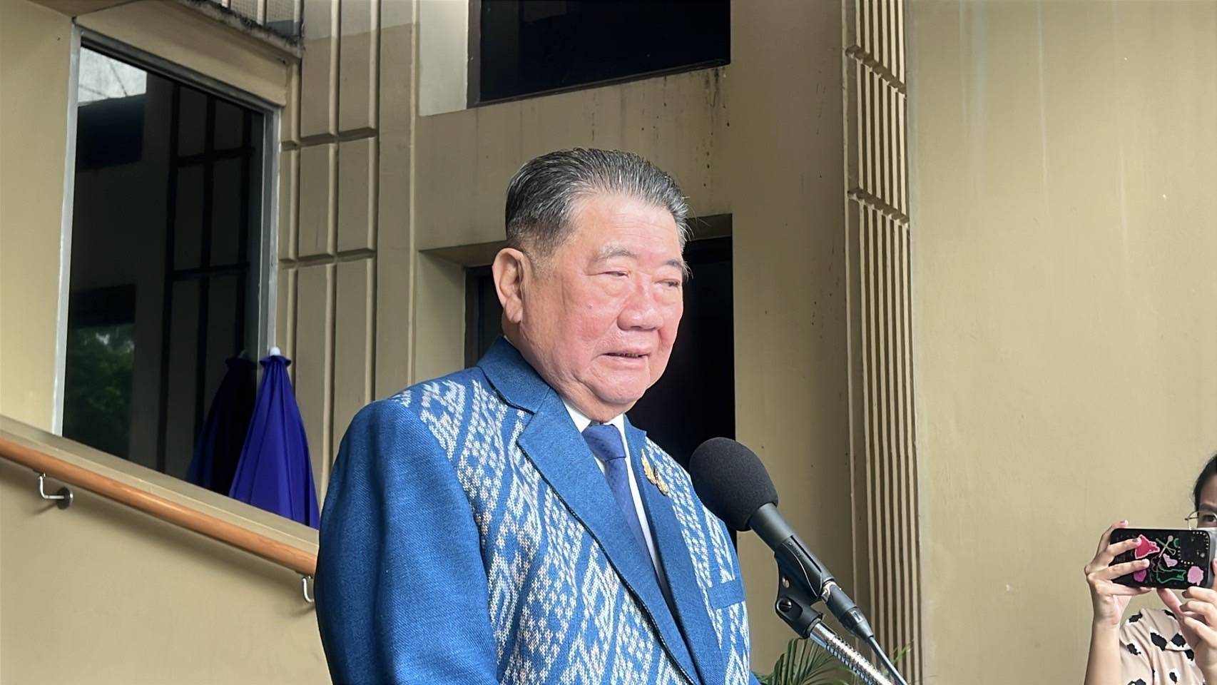 "ภูมิธรรม" เตรียมไปฟัง “ทักษิณ” แสดงวิชชั่นปราบยาเสพติดบ่ายนี้ โยนสื่อถามเองอยู่สู้คดี 13 มิ.ย.นี้หรือไม่ 