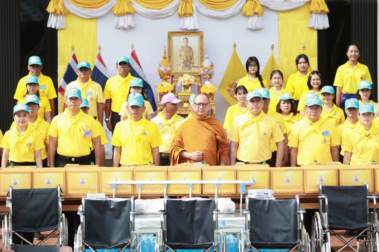 กองพันทหารปืนใหญ่ ที่ 31 ประกอบพิธีมอบอุปกรณ์ปันสุขไห้กับผู้ยากไร้ถวายเป็นพระราชกุศลในหลวง 72 พรรษา