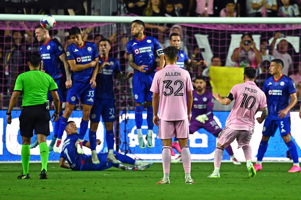 “เมสซี” ประเดิมหรู! ปั่นฟรีคิกนำ “ไมอามี” เฉือน “ครูซ” 2-1