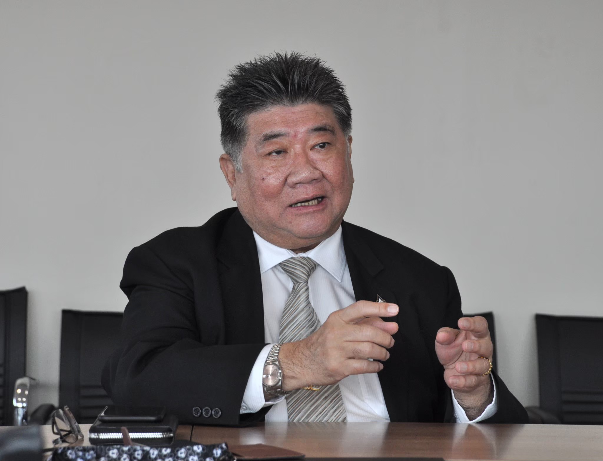 "ภูมิธรรม" ปลุก "พรรคร่วมฝ่ายค้าน" เร่งสร้างเงื่อนไข จี้ "รัฐบาล" รีบปล่อยอำนาจ