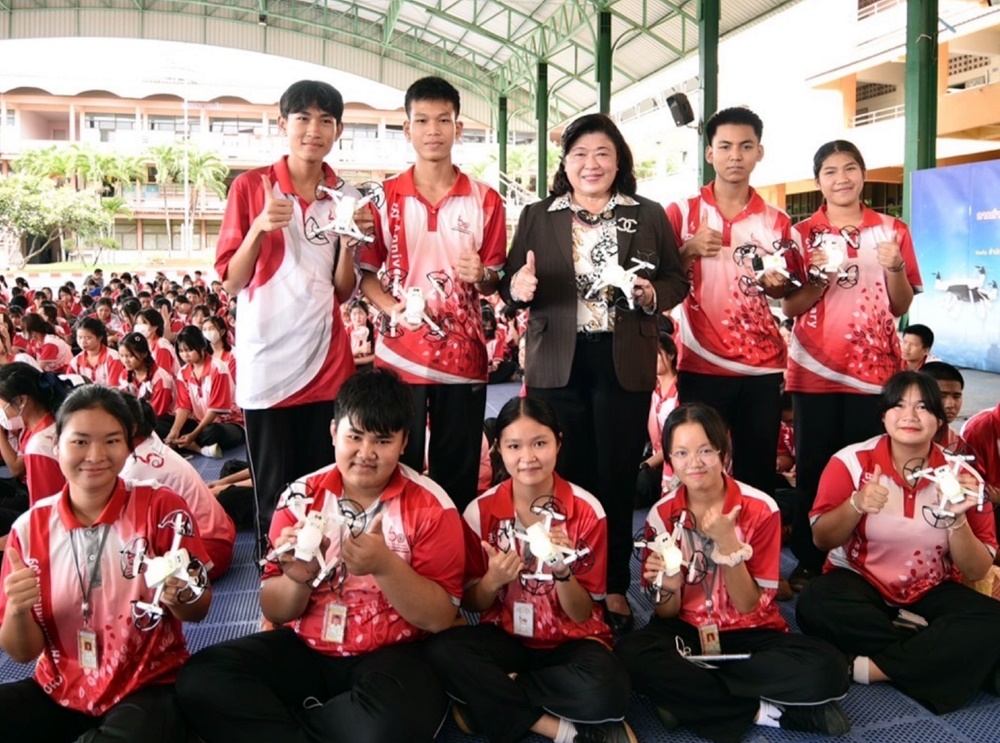 วช.-อบจ.อุบลฯ ร่วมส่งเสริมเยาวชนอบรมเทคโนโลยีปัญญาประดิษฐ์ “โดรนแปรอักษร”  