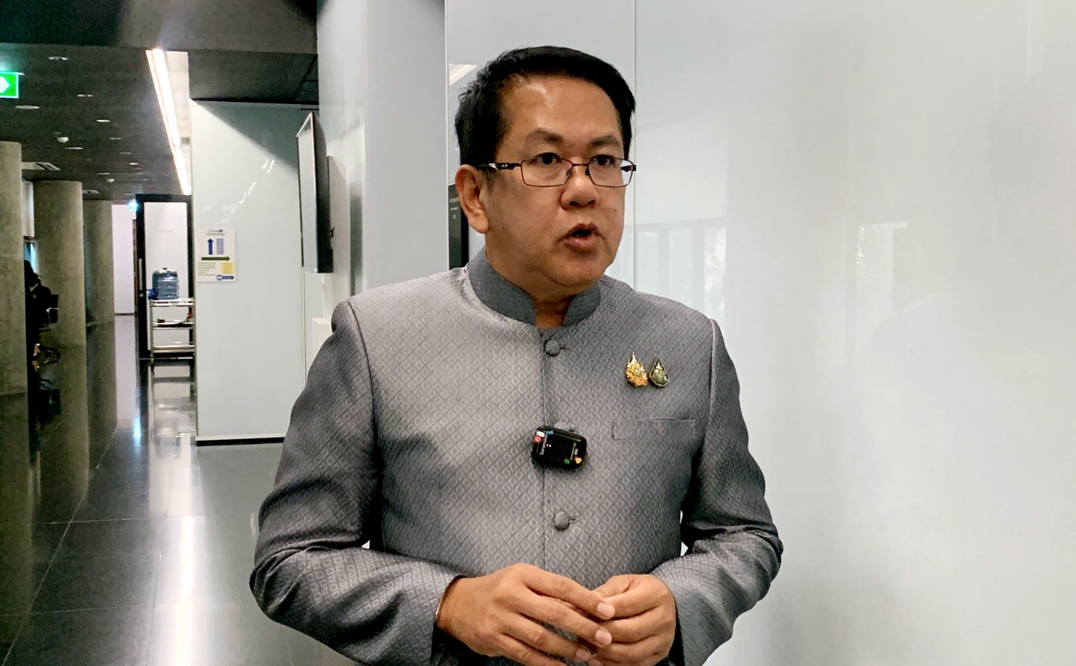"จิรายุ" ห่วงปมร้องยุบ "เพื่อไทย" ขอโอกาสประเทศเดินหน้าก่อน ลุยแก้ปัญหาเศรษฐกิจ สร้างความเชื่อมั่น