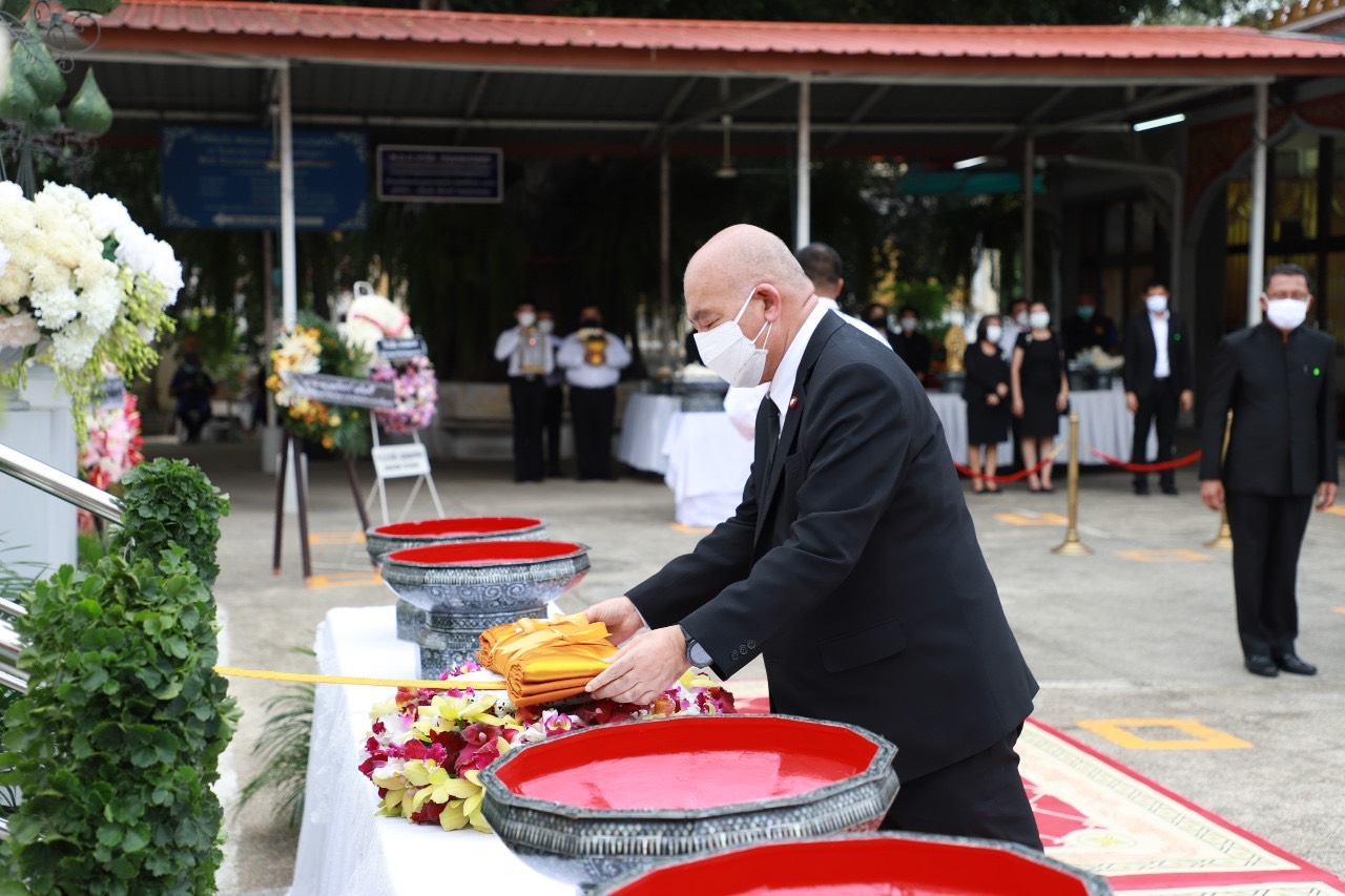 ปลัดมท.เป็นประธานพิธีฌาปนกิจ  มารดานายกเหล่ากาชาดจังหวัดพระนครศรีอยุธยา 
