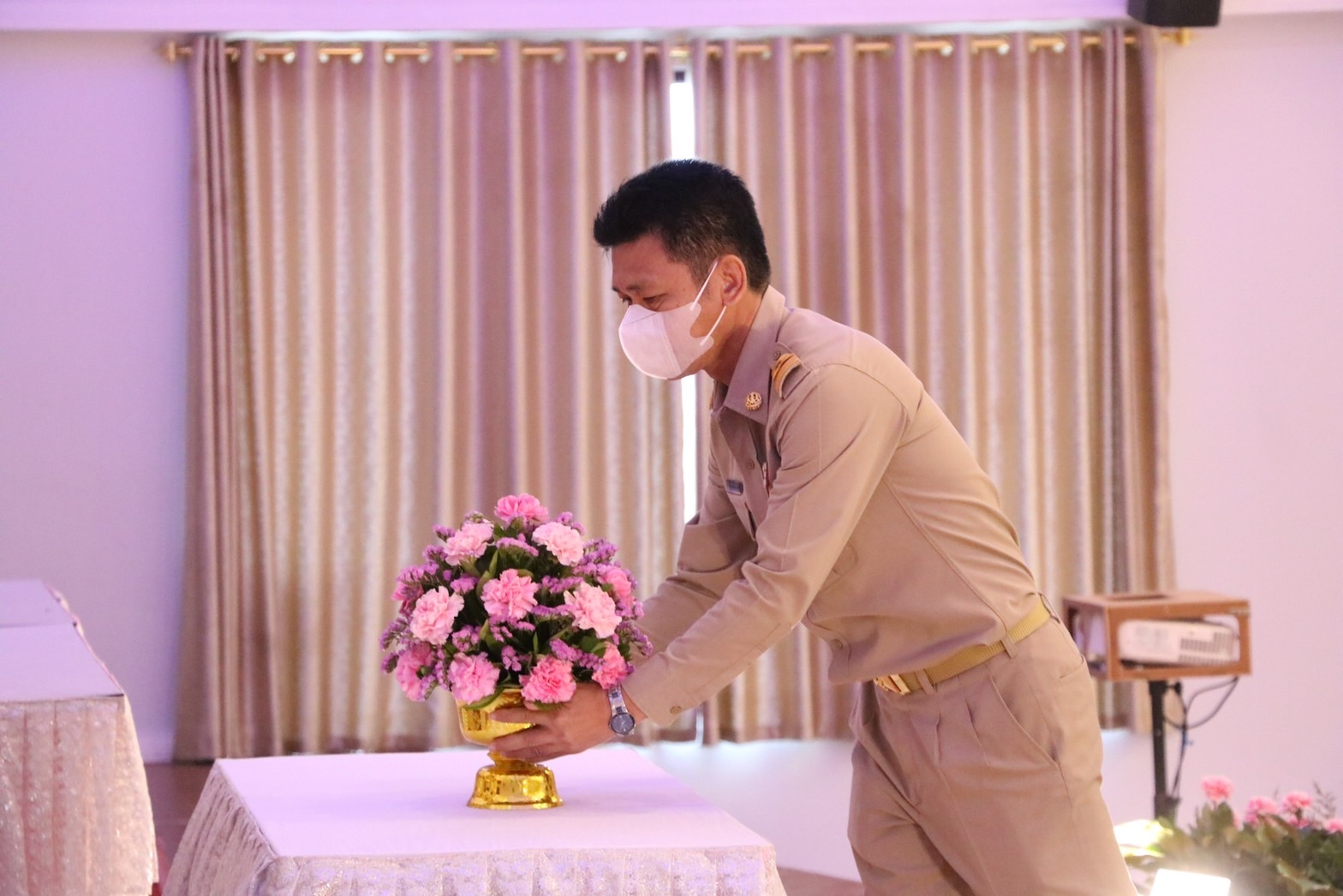 สตูล จัดพิธีถวายราชสักการะพระบาทสมเด็จพระจุลจอมเกล้าเจ้าอยู่หัว เนื่องในวันท้องถิ่นไทย 