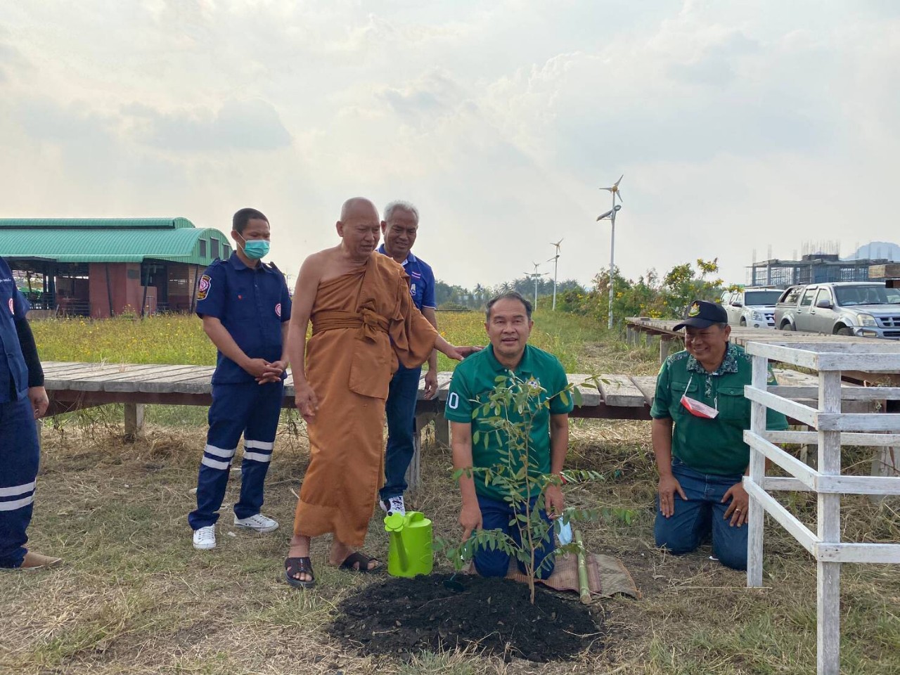 ทส. ส่งมอบความรักษ์ให้โลกเนื่องในวันแห่งความรัก ถวายกระเป๋าผ้าให้ วัดพระบาทน้ำพุ จ.ลพบุรี พร้อมกล้าไม้ เพิ่มพื้นที่สีเขียวรักษ์สิ่งแวดล้อม 