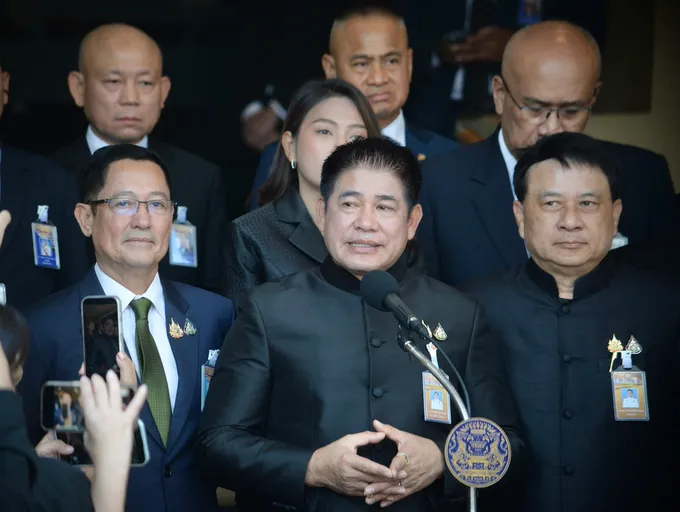 “ธรรมนัส” เผย ครม.ยังไม่คุยการเมือง ไร้สัญญาณดึงร่วมรัฐบาล ย้ำทุกอย่างต้องรอความชัดเจน