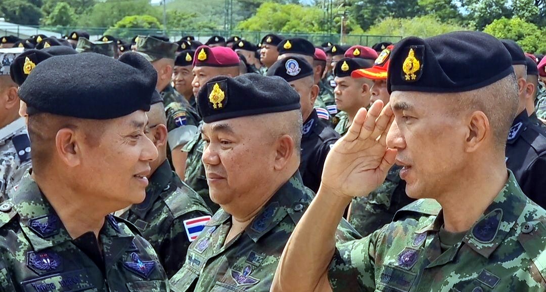 พิธีรับ–ส่งหน้าที่ ผอ.รมน.ภาค 4 เดินหน้าขับเคลื่อนนโยบายสร้างสันติสุขชายแดนใต้