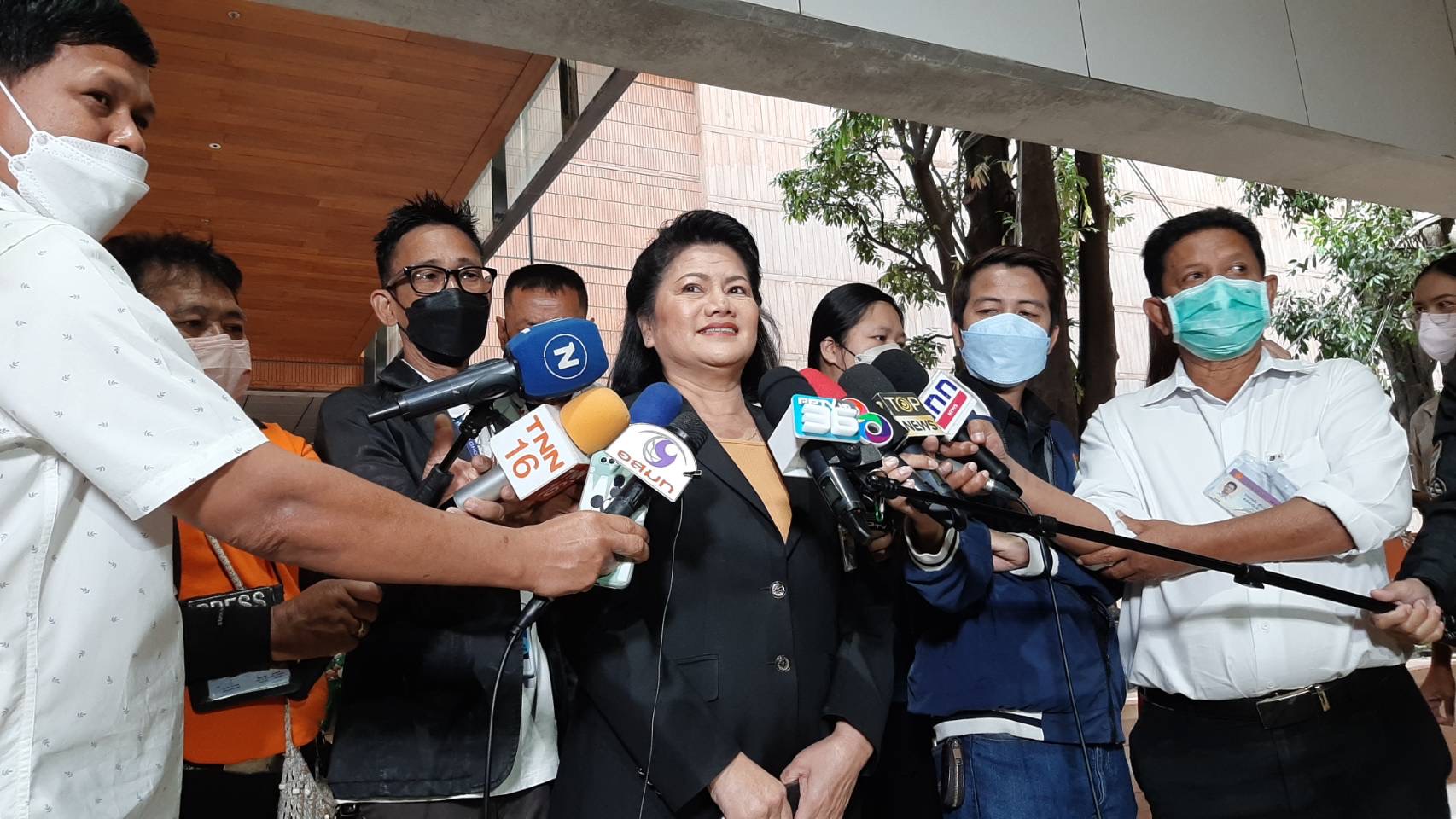 “รังสิมา” ทำโพลก่อน “ย้ายพรรค” รับหลายค่ายทาบทางจริง ไม่กลัวสอบตก กลับไปขายหอยได้