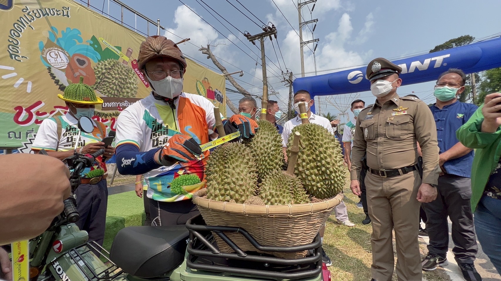 1 ปีมีครั้งเดียว! ผู้ว่าฯตราด เปิดงานเทศกาลทุเรียนดีชะนีเกาะช้าง