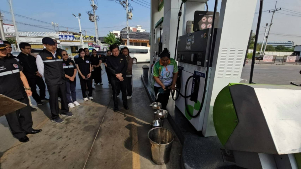 สระบุรีลุยตรวจปั๊มน้ำมัน คุมเข้มราคา ป้องกันกักตุนช่วงวิกฤตพลังงาน