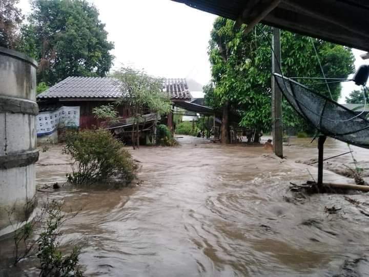 น้ำป่าถล่มบ้านกว่า 80 หลังที่เมืองปาย