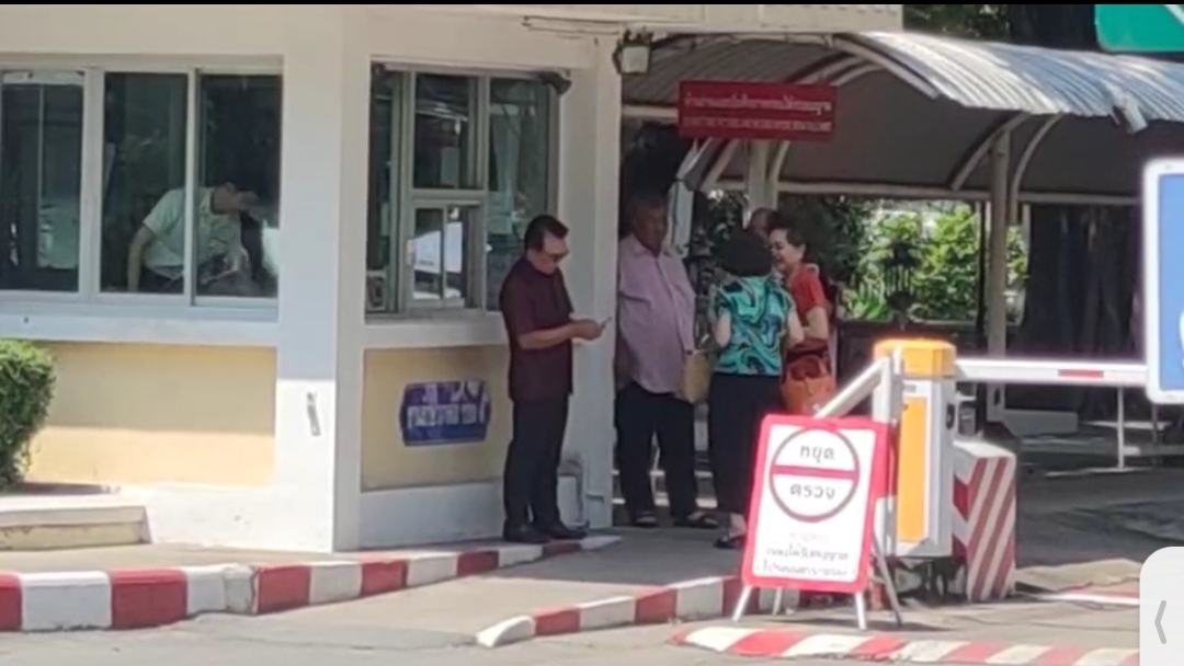 บรรยากาศ เรือนจำพิเศษกรุงเทพ  เปิดให้ญาติบอสดิไอคอนเข้าเยี่ยมได้เป็นวันแรก