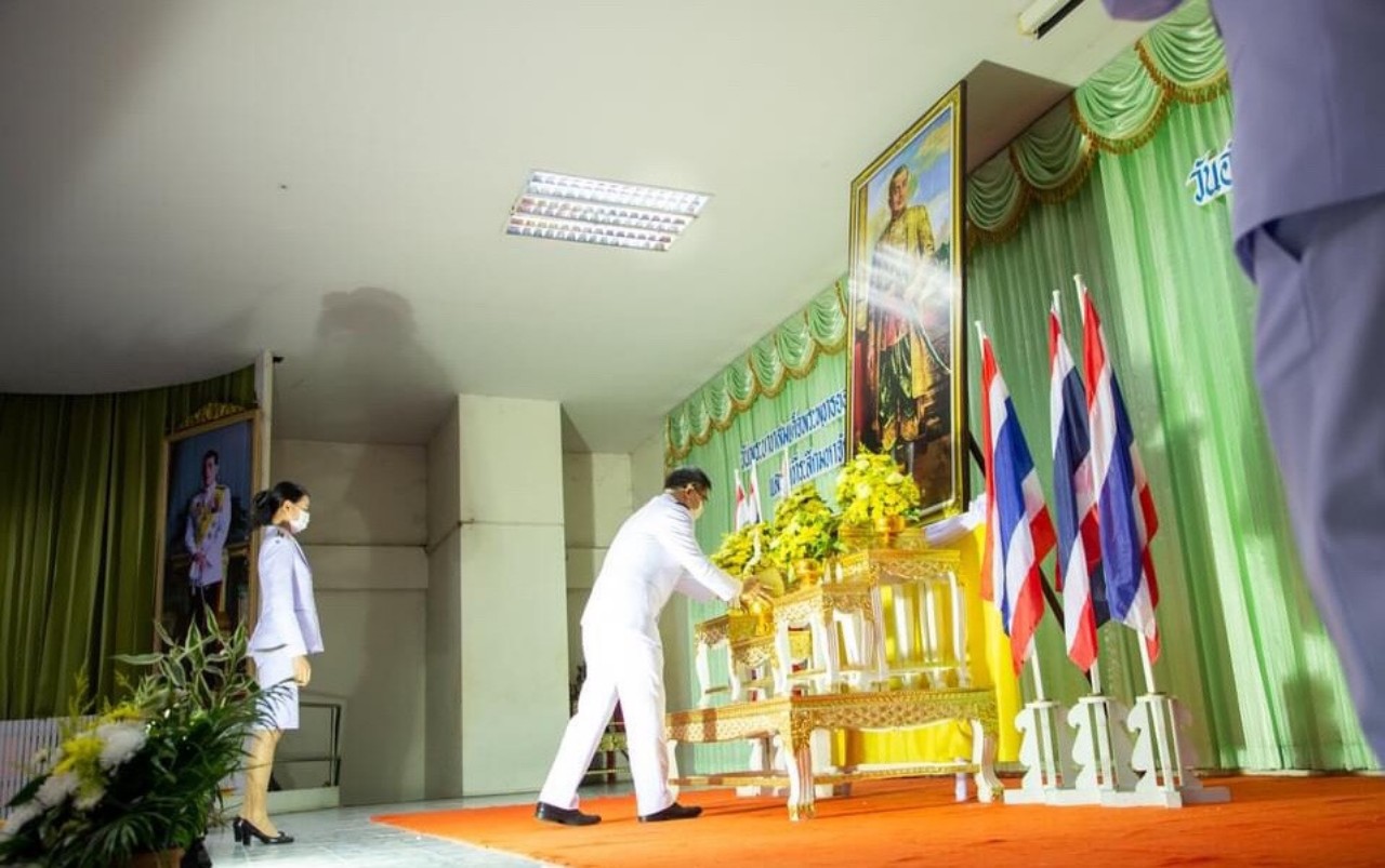 จังหวัดอ่างทอง จัดงานรัฐพิธีวันพระบาทสมเด็จพระพุทธยอดฟ้าจุฬาโลกมหาราช