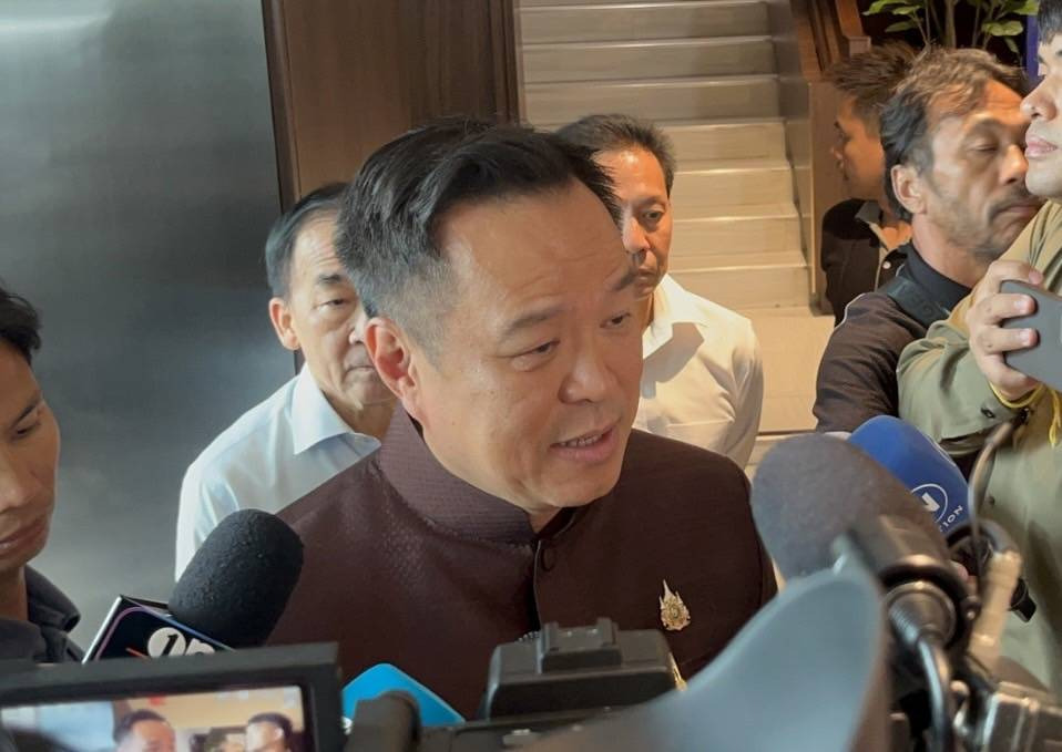 "อนุทิน" น้อมรับ "ภูมิใจดูด" หากได้คนดีร่วมงาน เมิน "เพื่อไทย" อัดฉีด ยิ้มรับคนแห่ซบเพียบ