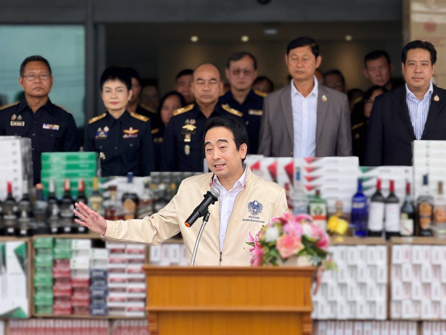 “เผ่าภูมิ” บุก “นครปฐม” ปราบบุหรี่เถื่อน 35,000 ซอง สั่งเข้มตรึงชายแดนกาญจน์-ประจวบฯ 5 จุด ลั่นกำจัดให้สิ้นซาก