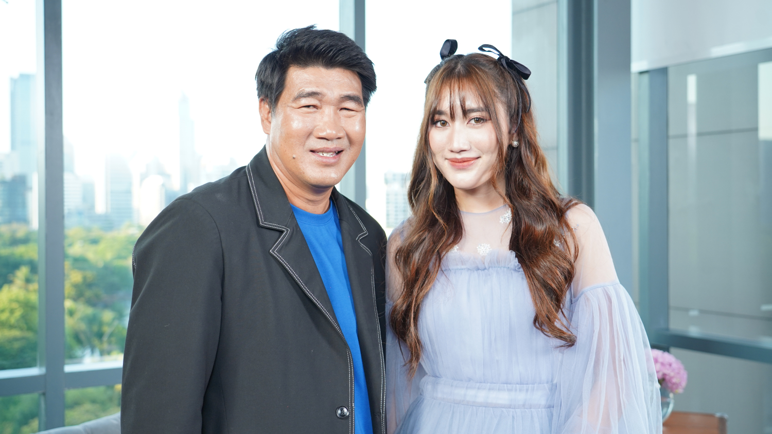 "สมรักษ์" เปิดใจเครียดจนอยากจบชีวิต "เบสท์" ร่ำไห้พ่อไม่เคยทำให้ลำบาก