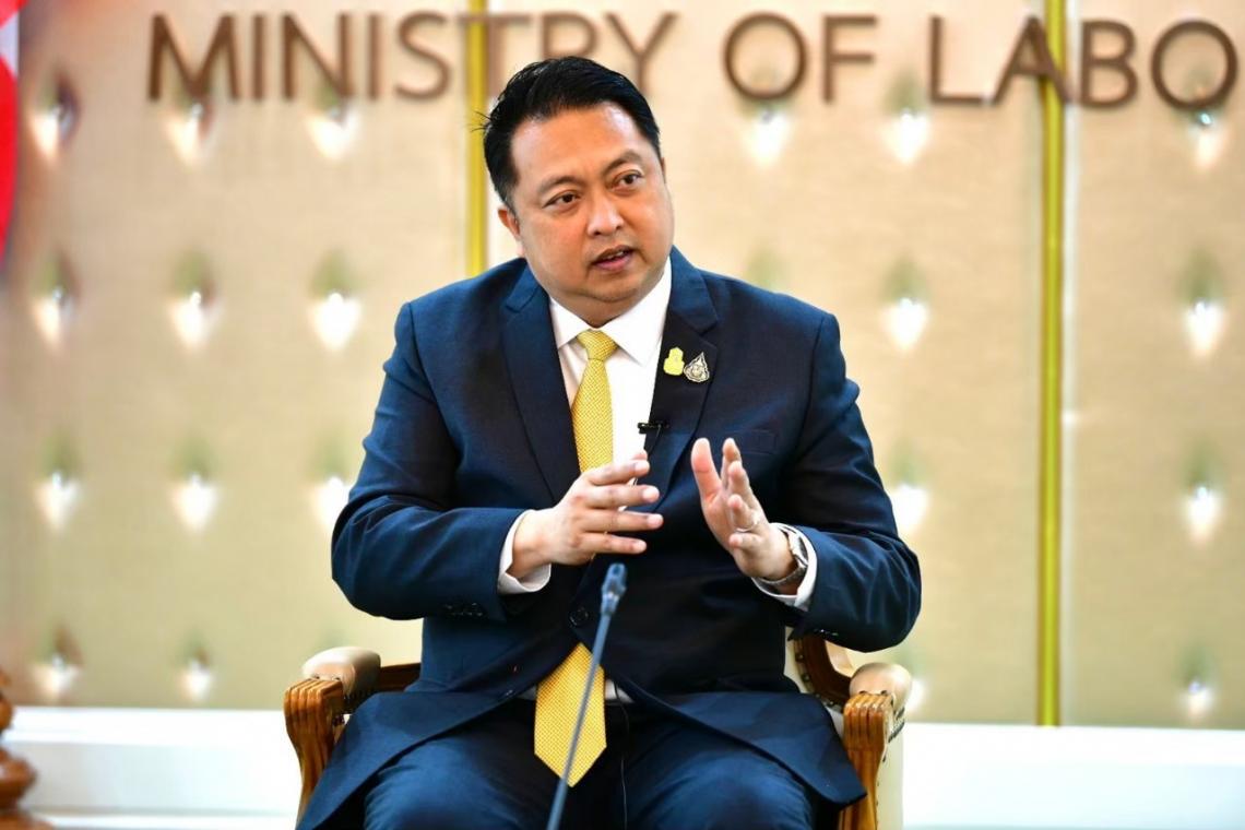 “รบ.”เร่งอพยพคนไทยในยูเครน จ่ายทันที!เงินสงเคราะห์แรงงาน