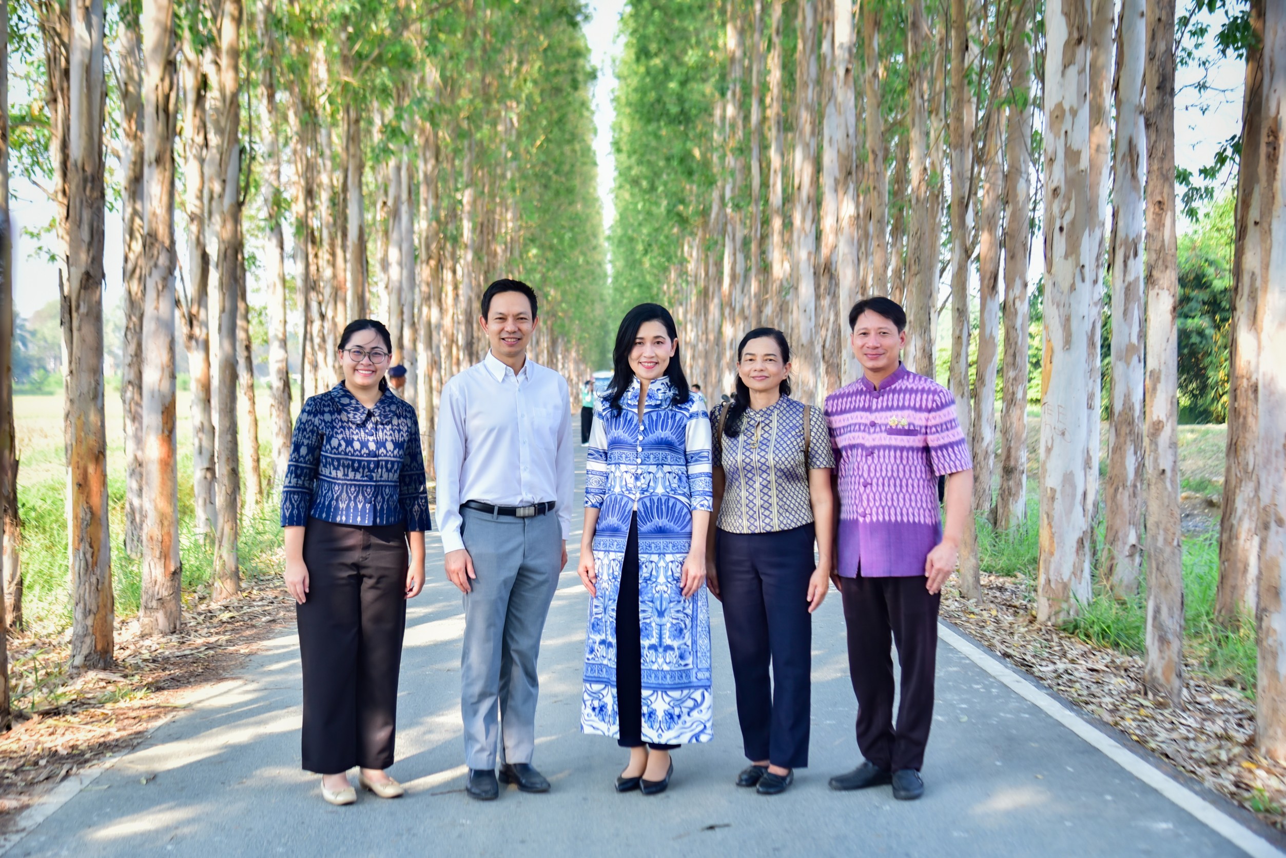 ผู้ว่าฯ นครปฐม เยี่ยมชมศูนย์การเรียนรู้ต่างๆ ภายในวิทยาเขตกำแพงแสน 