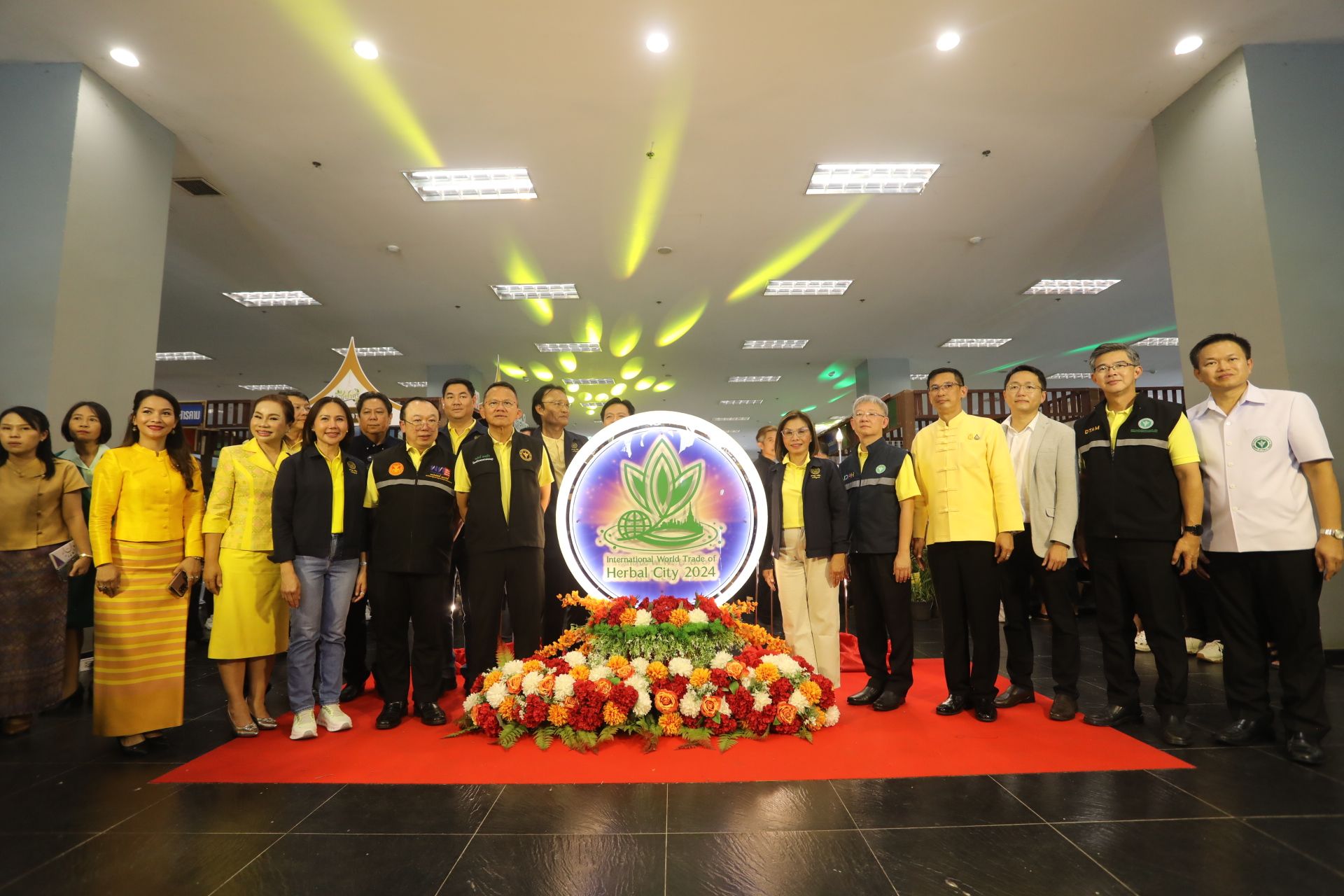 “สมศักดิ์-มนพร”ลุยอีสาน เปิด”มหกรรมสมุนไพรนานาชาติ” จ.มหาสารคาม เดินหน้าผลักดัน”เศรษฐกิจสุขภาพ