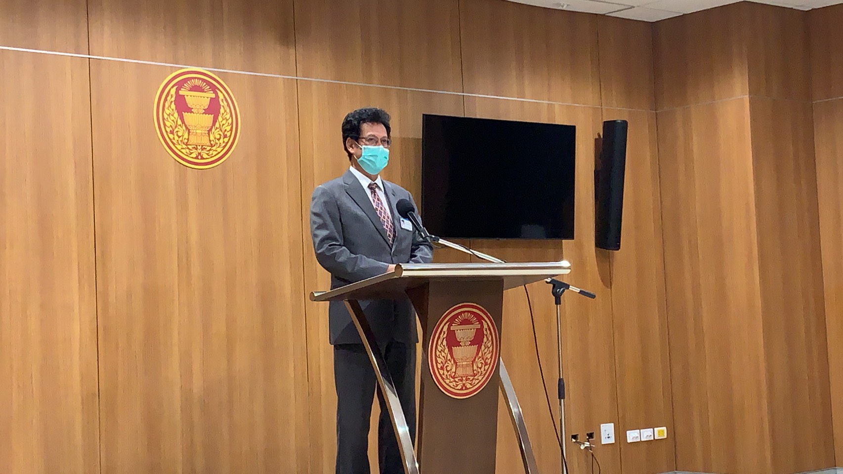 "หมอสุกิจ" การันตีนคนงานติดเชื้อโควิดไม่ได้เข้าทำงานในอาคารรัฐสภา อ้างคนงานตอนนี้มาจากบริษัทอื่น