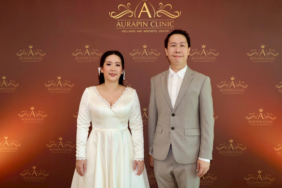 คุณหมอโม พญ. อรพิน Aurapin Wellness Clinic  ความงามและสุขภาพ ด้วยศาสตร์แห่ง 'สุขสมดุล' 