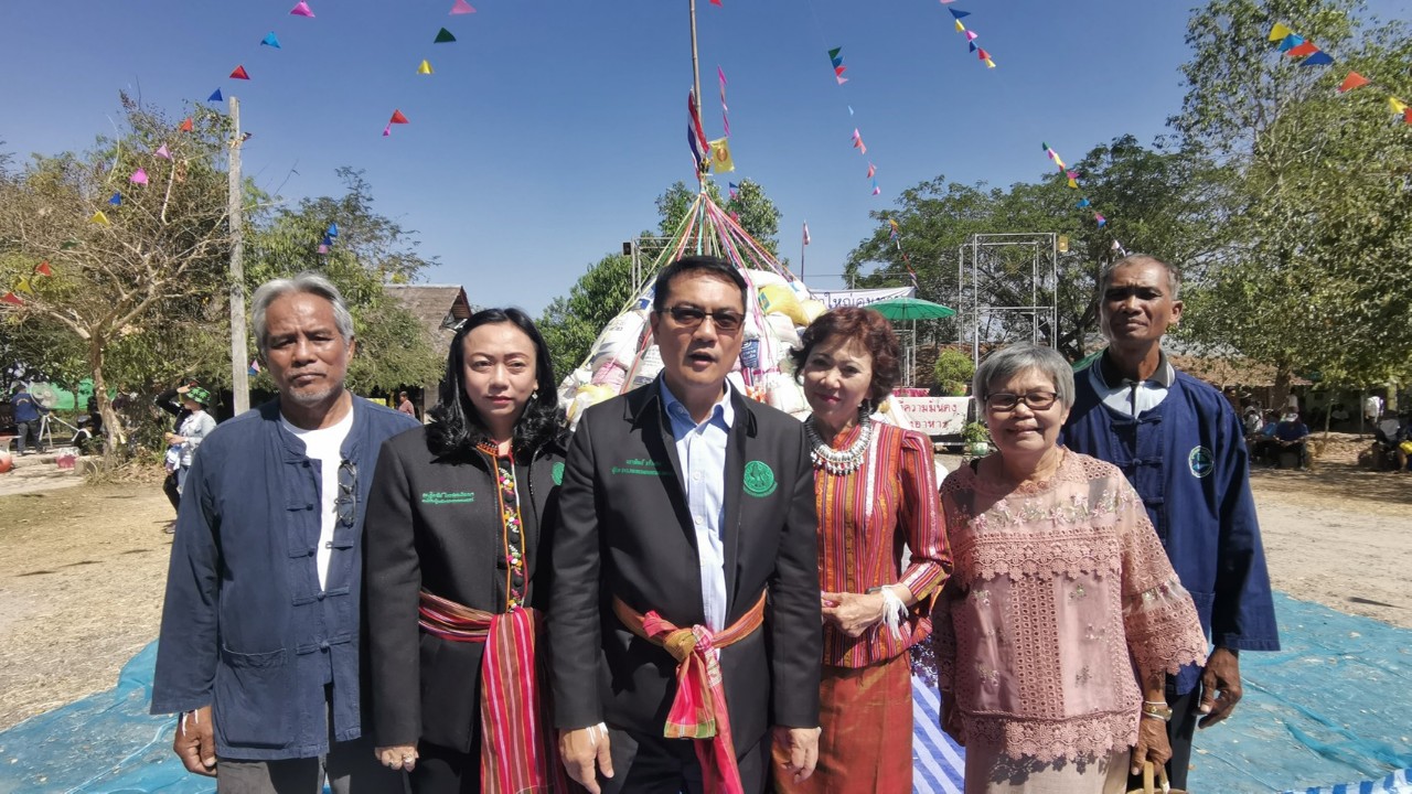กระทรวงเกษตรฯเปิดงานบุญกุ้มข้าวใหญ่และรับฟังปัญหาม็อบ ลุ่มน้ำมูลตอนกลาง3จังหวัด  ศรีสะเกษ  ร้อยเอ็ดและสุรินทร์  