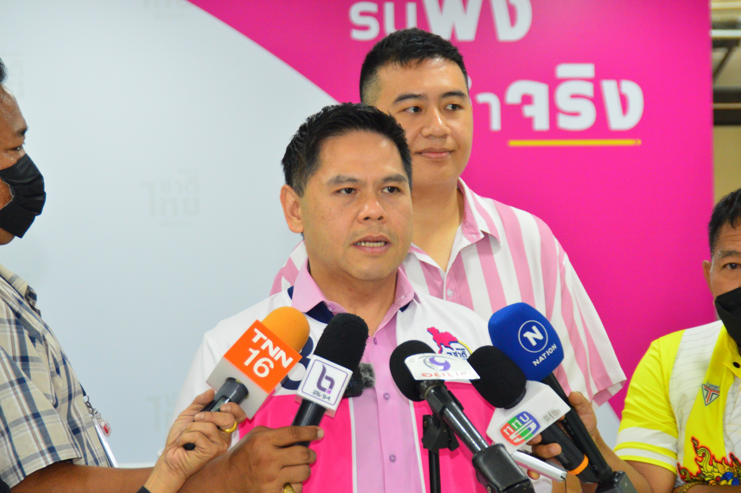 "วราวุธ" ปิดท้ายหาเสียงตลาดสุพรรณบุรีพรุ่งนี้ แนะผู้สมัครอย่าท้อแท้ผลโพล เอ็กซิทโพลถูกคว่ำถล่มทลายมาแล้ว 