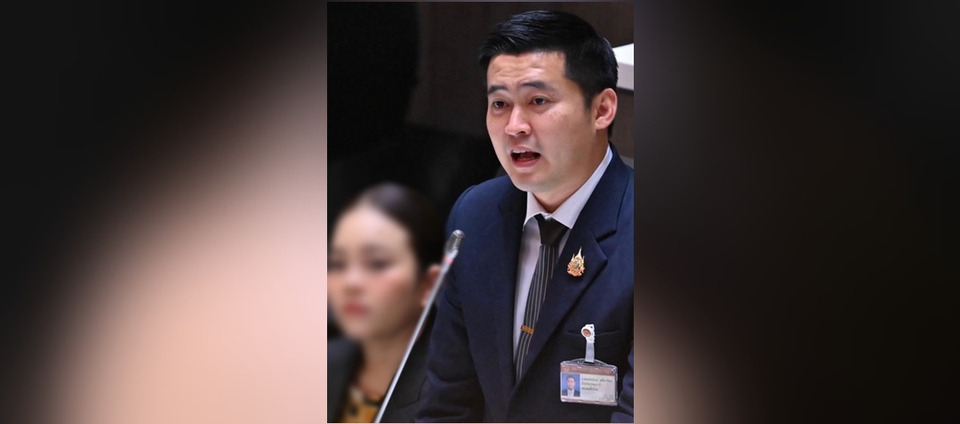 "นายกเบี้ยว" ทิ้ง "เพื่อไทย" พา "บ้านใหญ่ธัญฯ" ซบ "ภูมิใจไทย" ด้าน "อดีตสส.ฟลุ๊ค" โพสต์อำลาพรรค ขอเดินเส้นทางใหม่ 