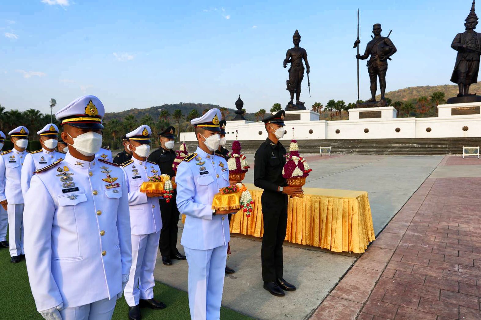 ประจวบฯถวายราชสักการะเนื่องใน "วันยุทธหัตถี" สมเด็จพระนเรศวรมหาราช
