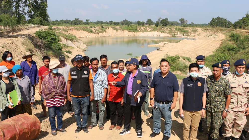 ผู้ว่าฯพิจิตรสั่งฝ่ายปกครองร่วมกับตำรวจลุยปรามนายทุนขุดบ่อดูดทรายทำชาวบ้านเดือดร้อน