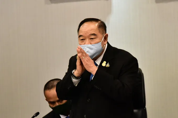 "บิ๊กป้อม" ปธ.ประชุมคปต. ขับเคลื่อนแผนดับไฟใต้- ป้องกันโควิดในจชต.