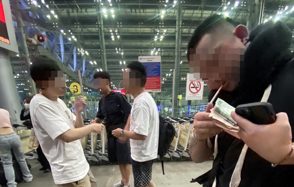 แก๊งจีนปล้นจีนบินหนีออกนอกประเทศหมดแล้ว ตร.สงสัยน้องสาวจ้างปล้นพี่ชาย 
