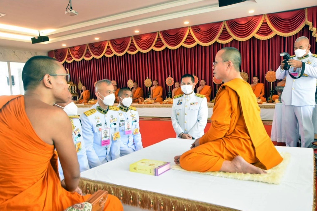 โปรดเกล้าฯ ให้เชิญสิ่งของพระราชทานถวายแด่พระสงฆ์ในพื้นที่จังหวัดร้อยเอ็ด