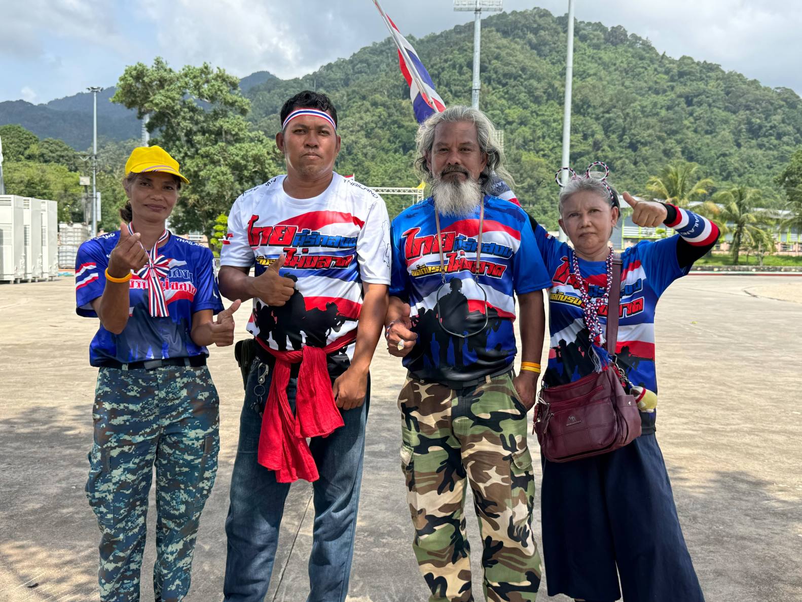 ระนอง จัดเวทีขนาดเล็ก สำหรับการชุมนุมปราศรัยปกป้องอธิปไตย และอ่านแถลงการณ์ให้นายกรัฐมนตรีลาออก