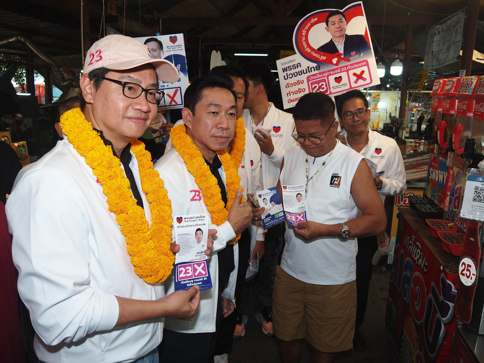  “เอกสิทธิ์ ปวงชนไทย ลุยสมุทรปราการ 8 เขต ไหว้พระเอาฤกษ์ ลั่นนโยบายทำได้ทันที 