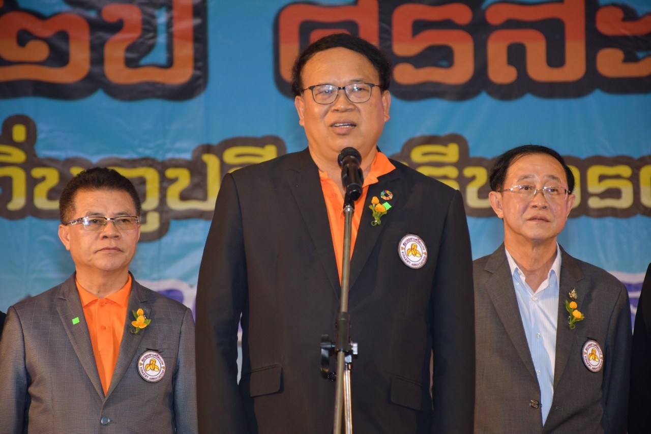 นายกสมาคมชาวศรีสะเกษ จัดงาน มอบโล่เกียรติยศคนเก่ง -มอบ ทุนการศึกษานักเรียนยากจน    