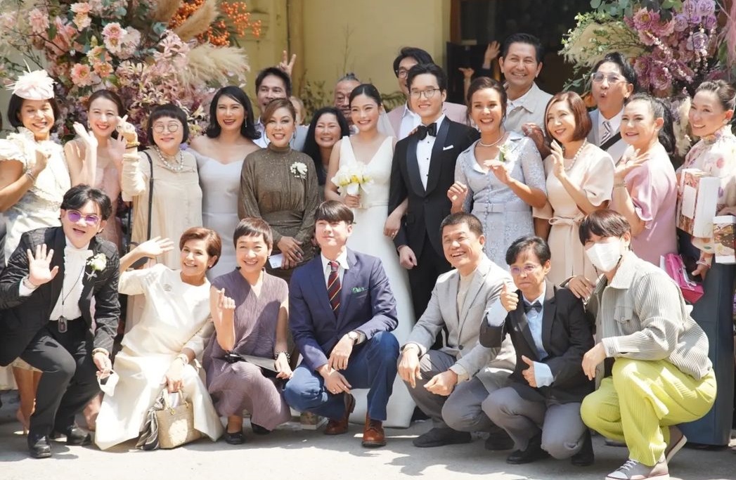 "แม่ผัดไท-แม่ชุ" โพสต์ความในใจถึงลูกๆ ในวันเริ่มชีวิตคู่ เส้นทางรักที่อบอุ่นเต็มไปด้วยความผูกพัน