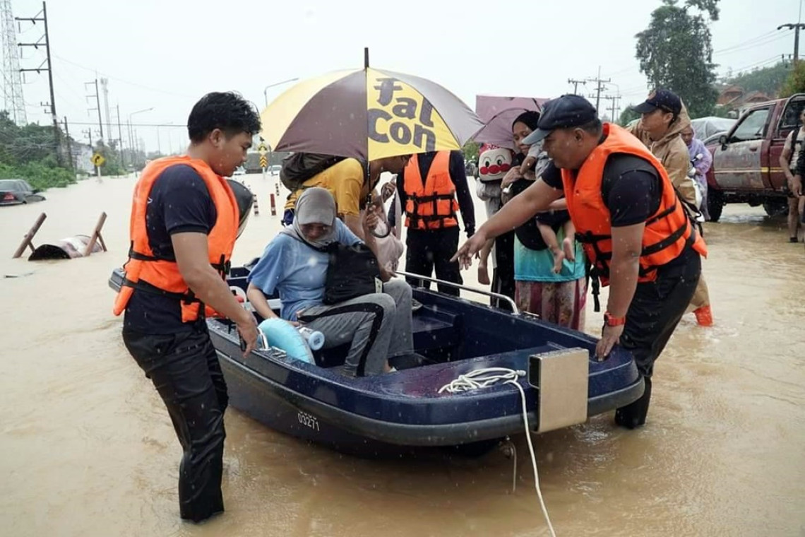 “นายกฯ”สั่งเร่งเยียวยาผู้ประสบอุทกภัยภาคใต้ เคาะ ธกส.ให้สินเชื่อฉุกเฉินปลอดดอกเบี้ย 6 เดือน