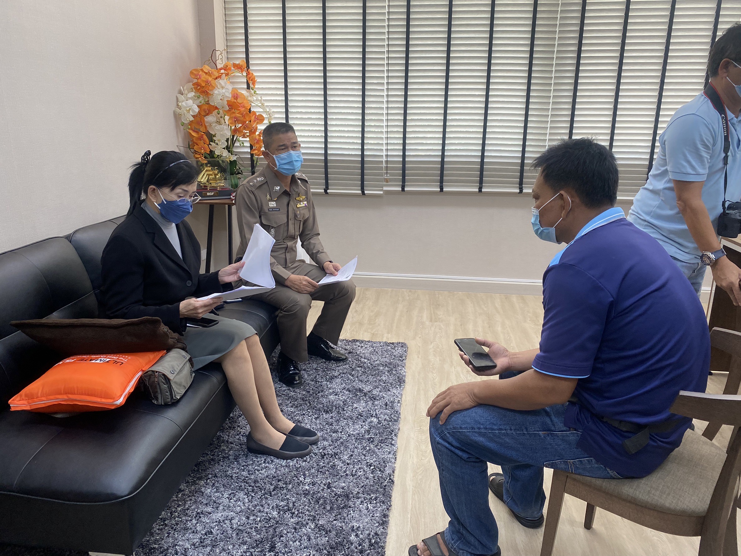  พ่อร้องปวีณาหลังลูกสาววัย 12 ปี ถูกพ่อเลี้ยงบังคับข่มขืนแม่ช่วยไม่ได้จึงเขียนเรียงความส่งครู