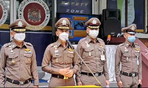จับ  4 ชายฉกรรจ์เรียกเก็บค่าคุ้มครอง ก่อเหตุรุมทำร้ายพ่อค้าหมูปิ้ง 